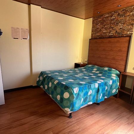 C&M Exclusive Private Rooms Quetzaltenango Bagian luar foto